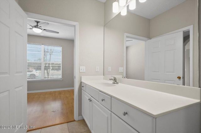 8539 GATE Parkway 9111, Jacksonville, FL 32216