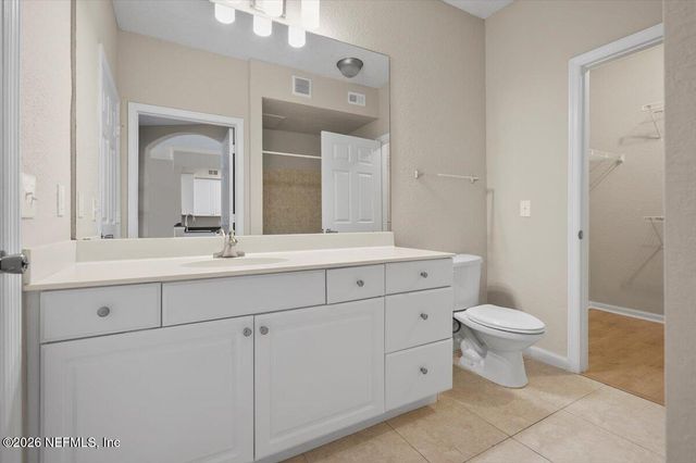 8539 GATE Parkway 9111, Jacksonville, FL 32216