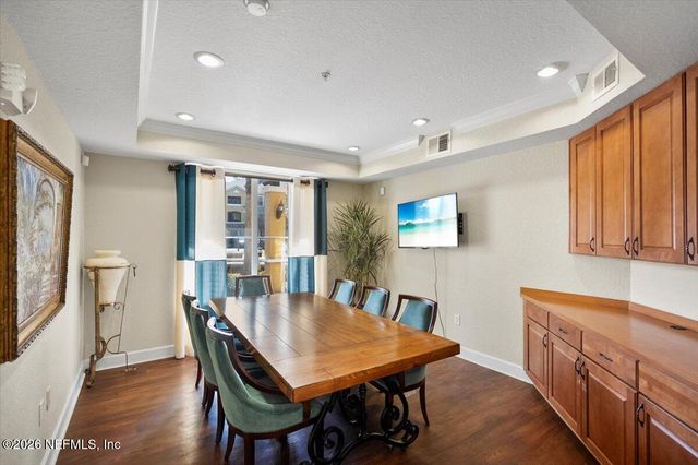 8539 GATE Parkway 9111, Jacksonville, FL 32216