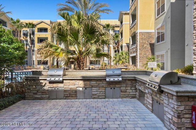 8539 GATE Parkway 9111, Jacksonville, FL 32216