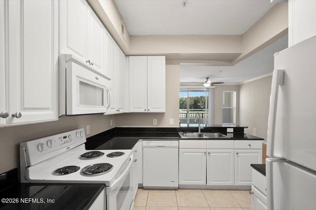 8539 GATE Parkway 9111, Jacksonville, FL 32216