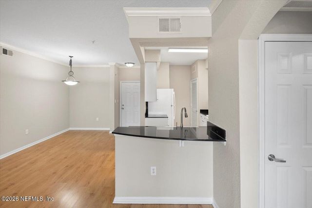 8539 GATE Parkway 9111, Jacksonville, FL 32216