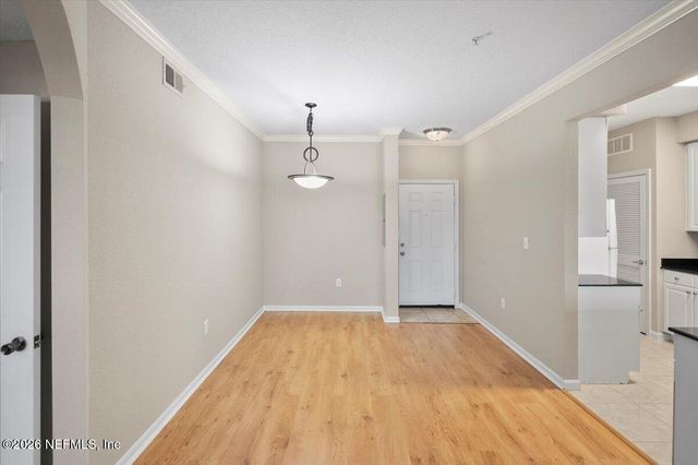 8539 GATE Parkway 9111, Jacksonville, FL 32216