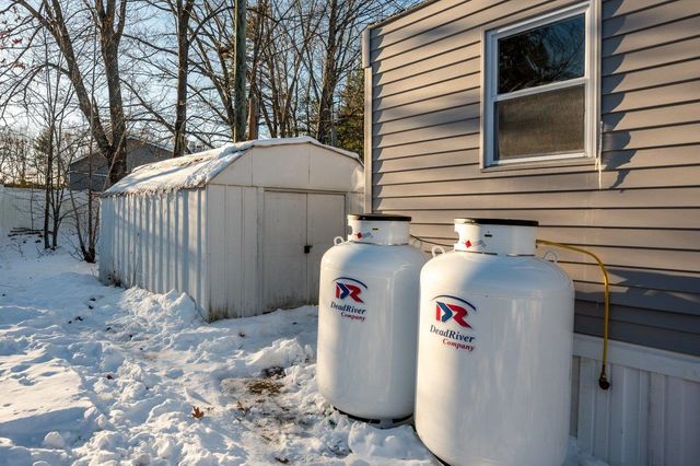 16 Polly Ann MHP Park, Dover, NH 03820