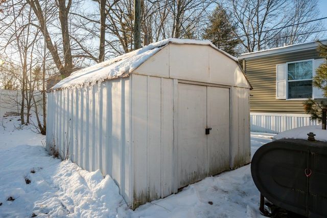 16 Polly Ann MHP Park, Dover, NH 03820