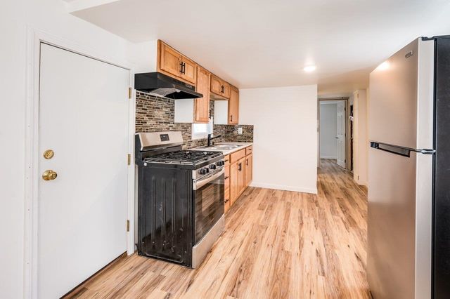 16 Polly Ann MHP Park, Dover, NH 03820