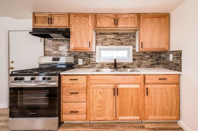 16 Polly Ann MHP Park, Dover, NH 03820