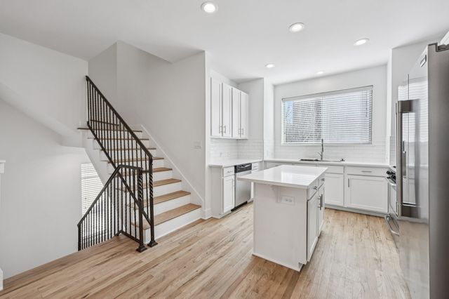 1511 Bluff Ridge Way, Dallas, TX 75206