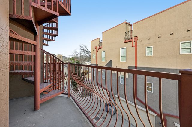 1511 Bluff Ridge Way, Dallas, TX 75206