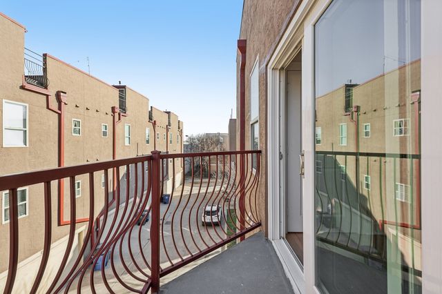 1511 Bluff Ridge Way, Dallas, TX 75206