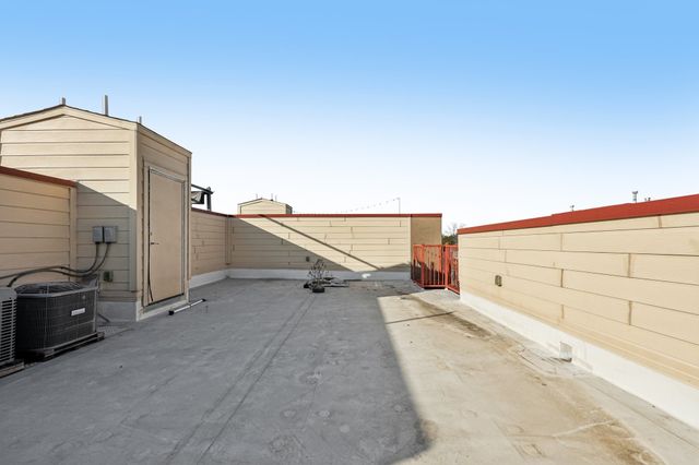 1511 Bluff Ridge Way, Dallas, TX 75206