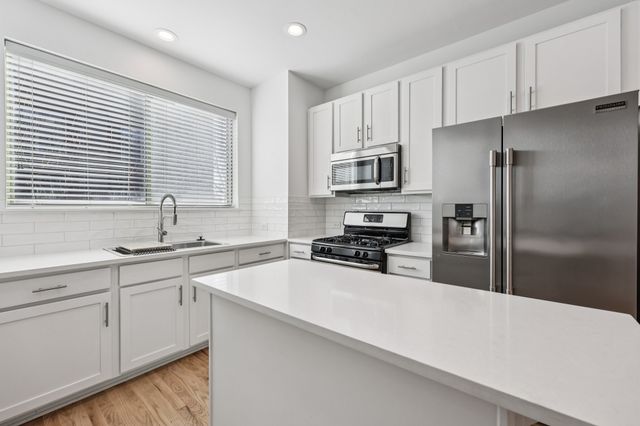 1511 Bluff Ridge Way, Dallas, TX 75206