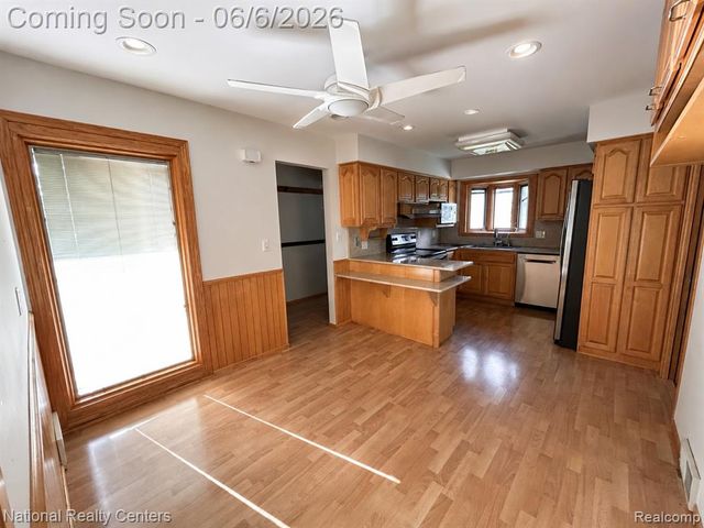 2182 Yorktown Drive, Ann Arbor, MI 48105