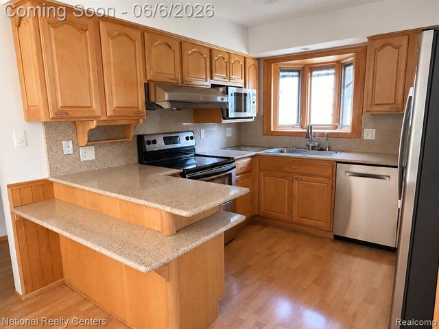 2182 Yorktown Drive, Ann Arbor, MI 48105