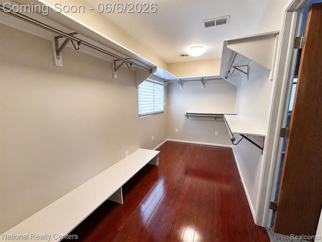 2182 Yorktown Drive, Ann Arbor, MI 48105