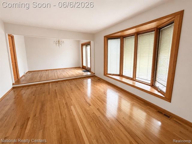 2182 Yorktown Drive, Ann Arbor, MI 48105