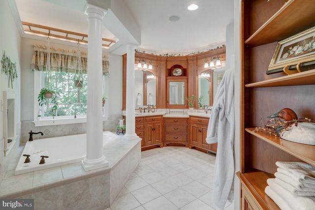 314 DEERFIELD DR, East Earl, PA 17519