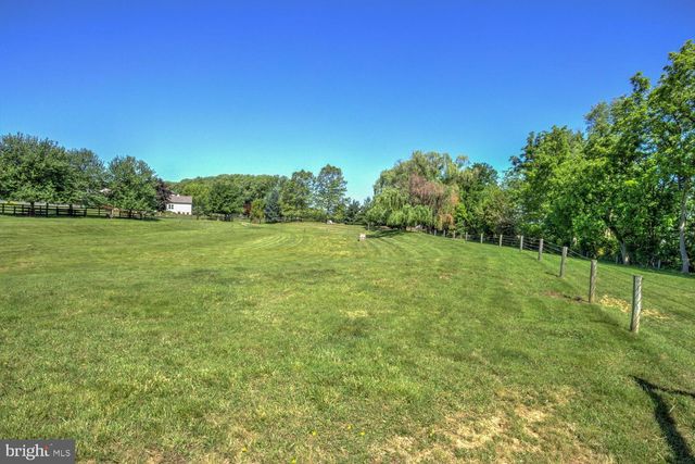 314 DEERFIELD DR, East Earl, PA 17519