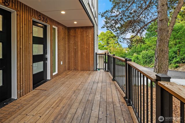 536 W Barrett Street, Seattle, WA 98109