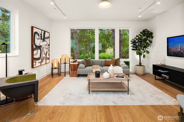 536 W Barrett Street, Seattle, WA 98109