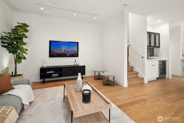 536 W Barrett Street, Seattle, WA 98109