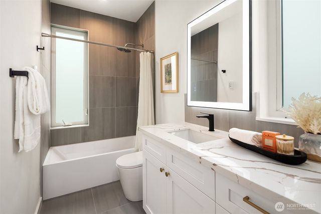 536 W Barrett Street, Seattle, WA 98109