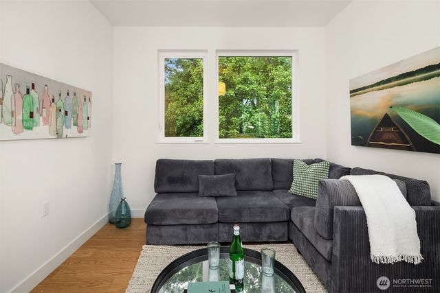 536 W Barrett Street, Seattle, WA 98109