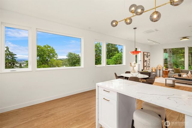 536 W Barrett Street, Seattle, WA 98109