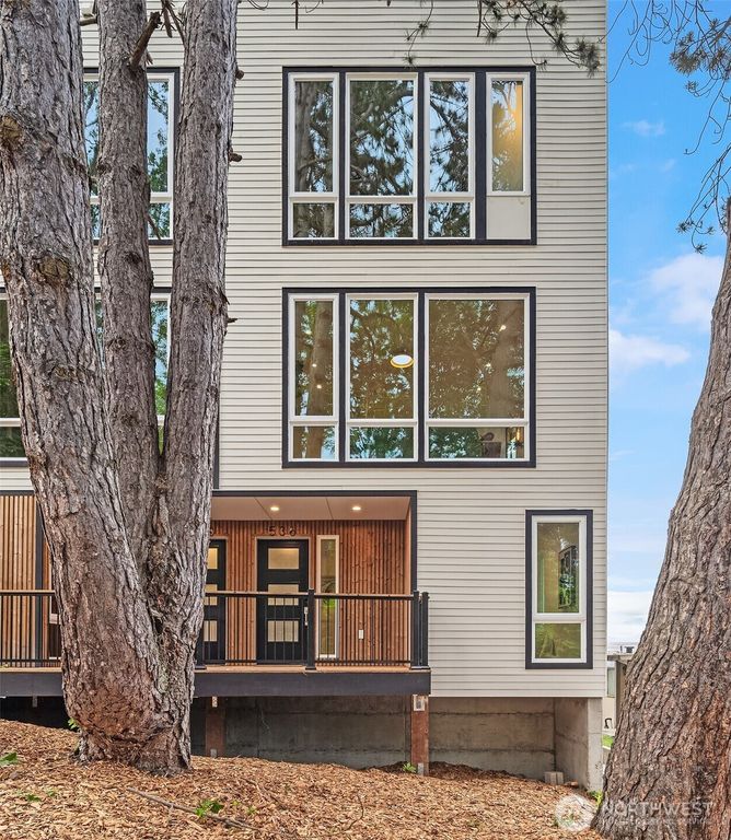 536 W Barrett Street, Seattle, WA 98109