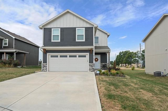 9107 SW 2nd Street, Blue Springs, MO 64064