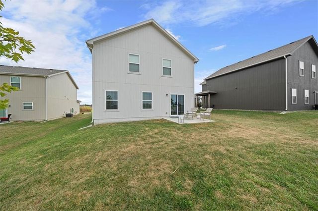 9107 SW 2nd Street, Blue Springs, MO 64064