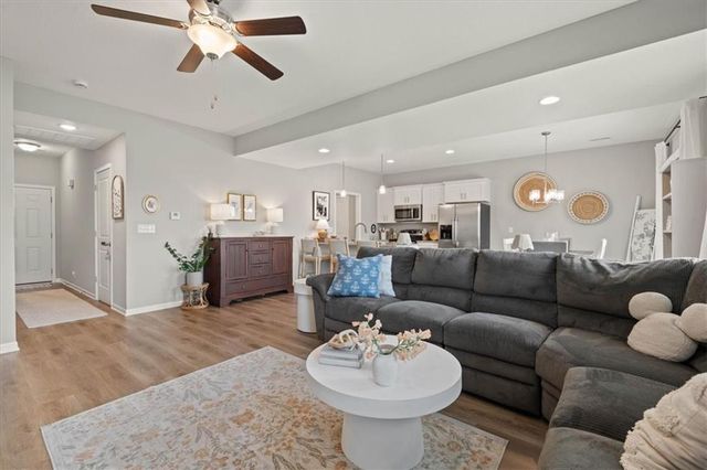 9107 SW 2nd Street, Blue Springs, MO 64064