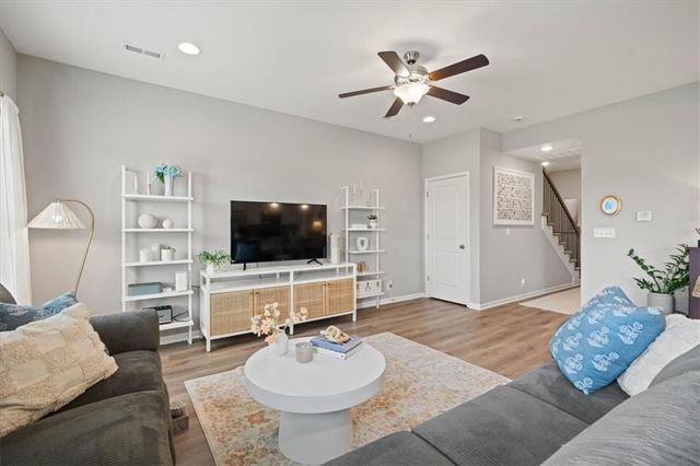 9107 SW 2nd Street, Blue Springs, MO 64064