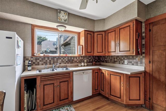 5674 N 37th STREET, Milwaukee, WI 53209