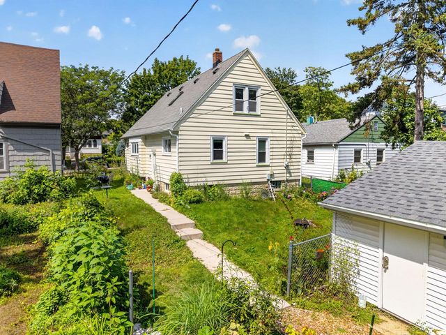5674 N 37th STREET, Milwaukee, WI 53209