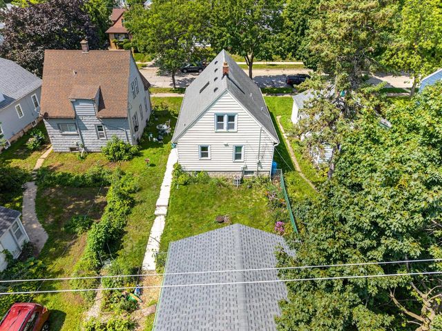 5674 N 37th STREET, Milwaukee, WI 53209