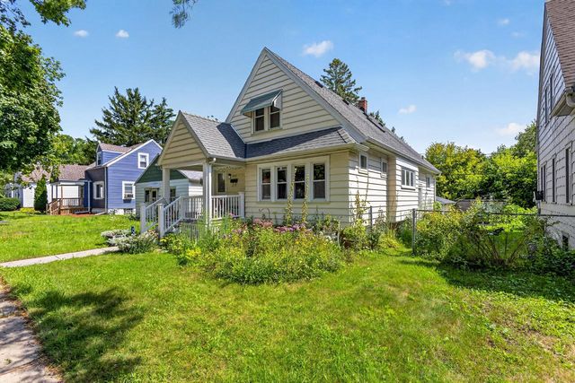 5674 N 37th STREET, Milwaukee, WI 53209