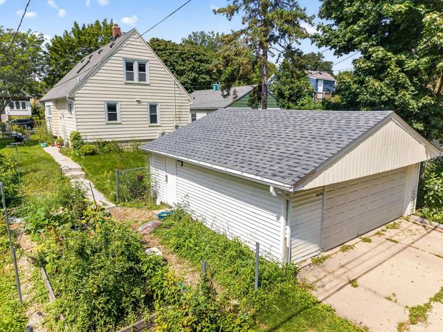 5674 N 37th STREET, Milwaukee, WI 53209