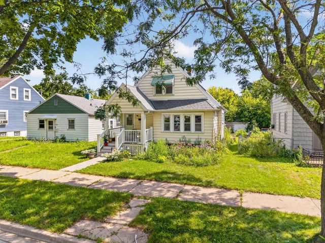 5674 N 37th STREET, Milwaukee, WI 53209