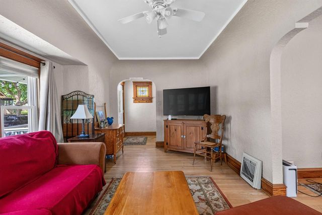 5674 N 37th STREET, Milwaukee, WI 53209