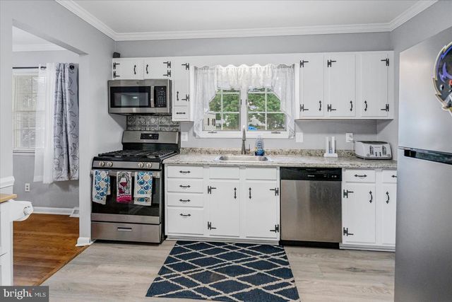 9711 MAGLEDT RD, Parkville, MD 21234