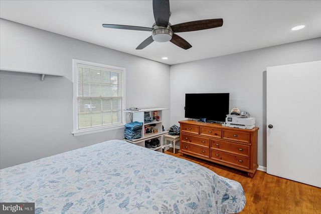 9711 MAGLEDT RD, Parkville, MD 21234