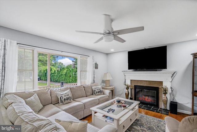 9711 MAGLEDT RD, Parkville, MD 21234