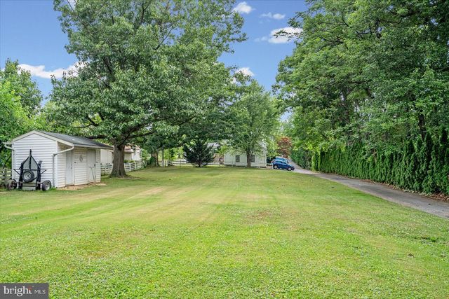 9711 MAGLEDT RD, Parkville, MD 21234