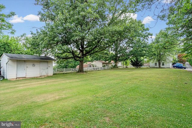 9711 MAGLEDT RD, Parkville, MD 21234
