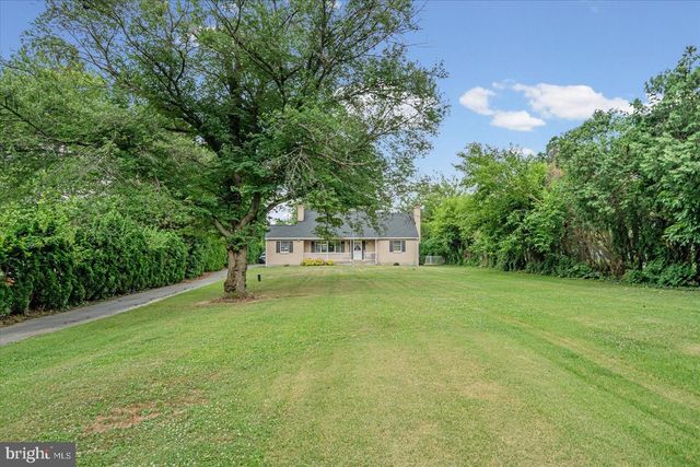 9711 MAGLEDT RD, Parkville, MD 21234