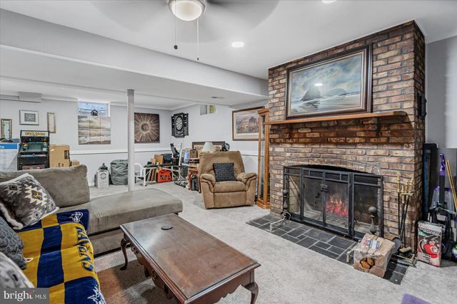9711 MAGLEDT RD, Parkville, MD 21234