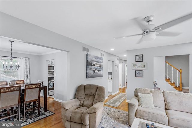 9711 MAGLEDT RD, Parkville, MD 21234