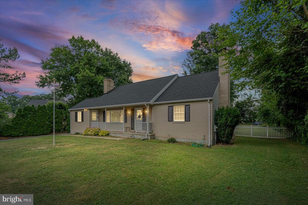 9711 MAGLEDT RD, Parkville, MD 21234