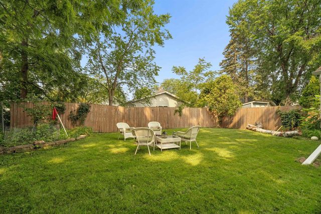 1215 GRAND STREET, Oshkosh, WI 54901